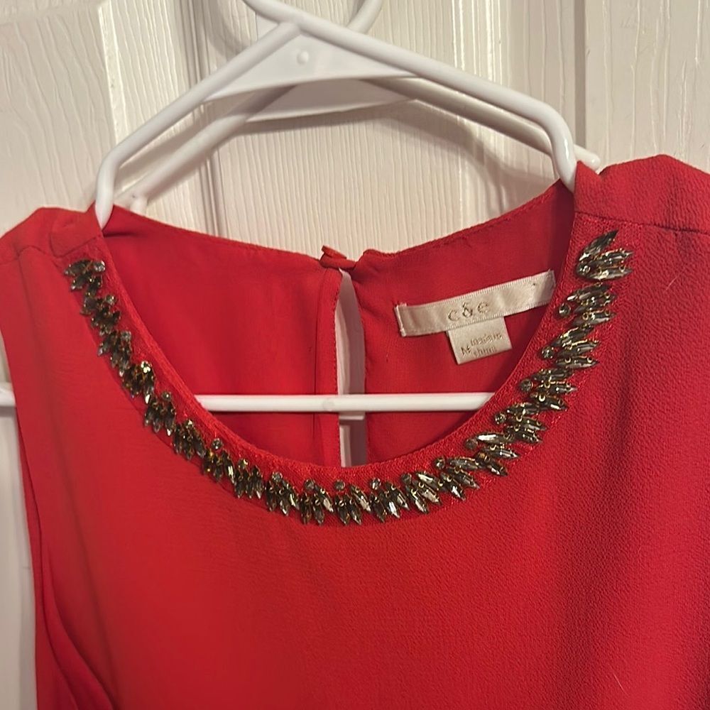 C&E Elegant Red Sleeveless Top Size Medium EUC - Picture 3 of 8